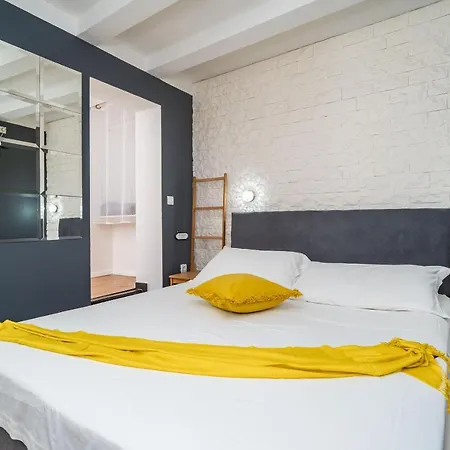 Tulip Old Town Affittacamere 3*