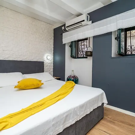 Guest house Tulip Old Town 3*