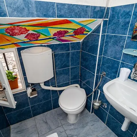 Tulip Old Town Guest house 3*