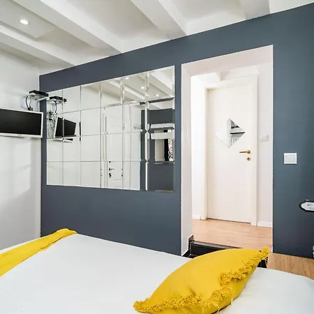 Guest house Tulip Old Town 3*