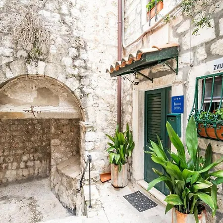 Tulip Old Town Guest house 3*