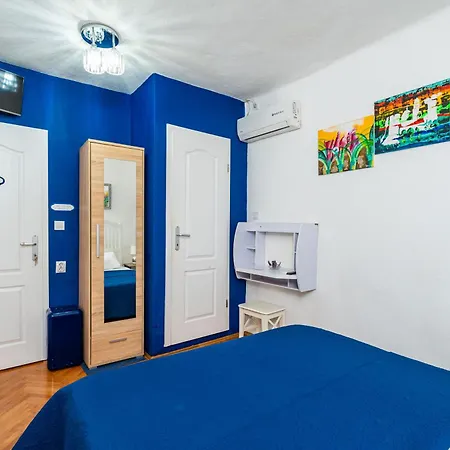 Guest house Tulip Old Town 3*