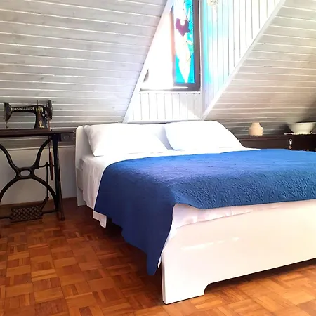 Tulip Old Town Guest house 3*