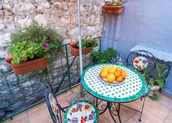 Tulip Old Town Casa de hóspedes 3*