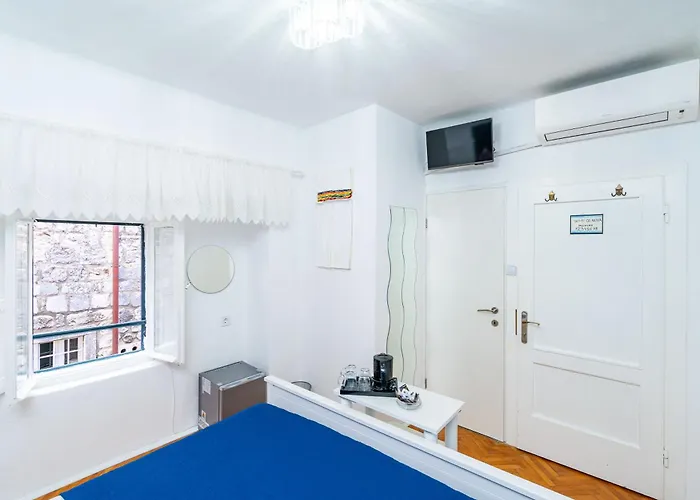 Tulip Old Town Casa de hóspedes 3*