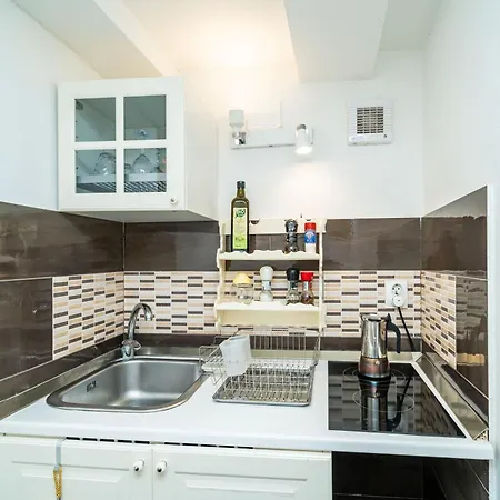 Tulip Old Town Гостевой дом 3*